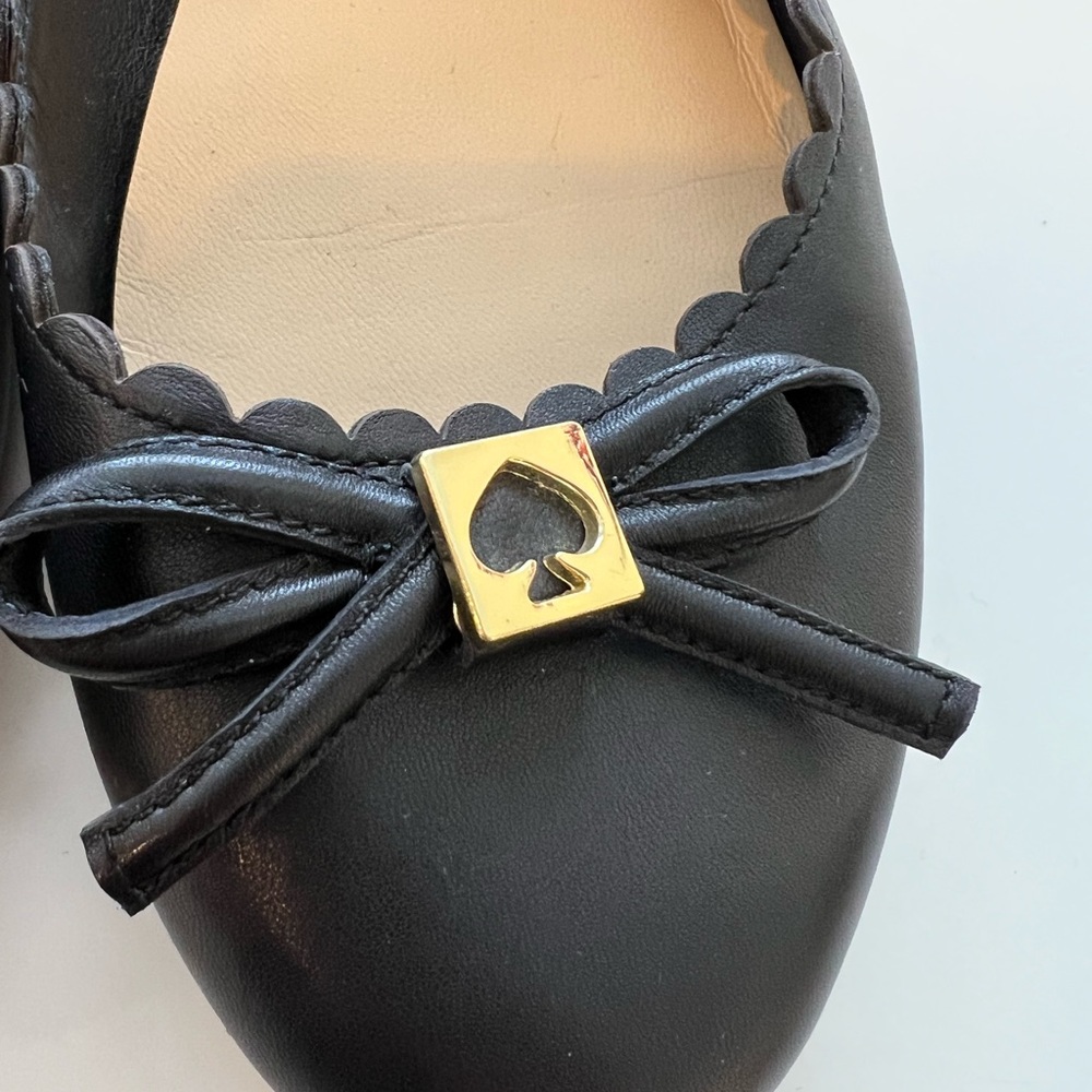 Kate Spade Women’s Black Leather Ballet Flat with Scalloped Edge Size 8M